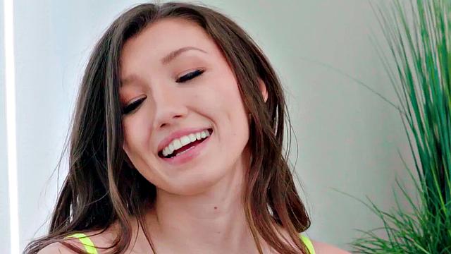 Asian babe gets deepthroating in 69 pose