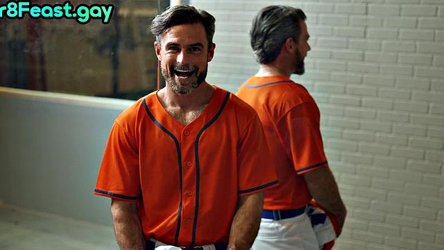 Str8 inked jock with athletic body fucked by DILF