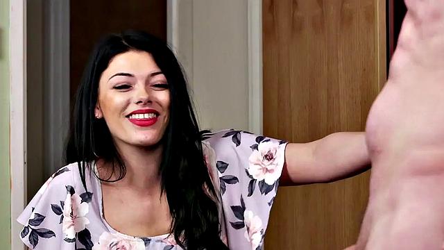 Briritsh voyeur watching bf shower and wank in couple