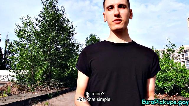 Real man deepthroating strangers cock