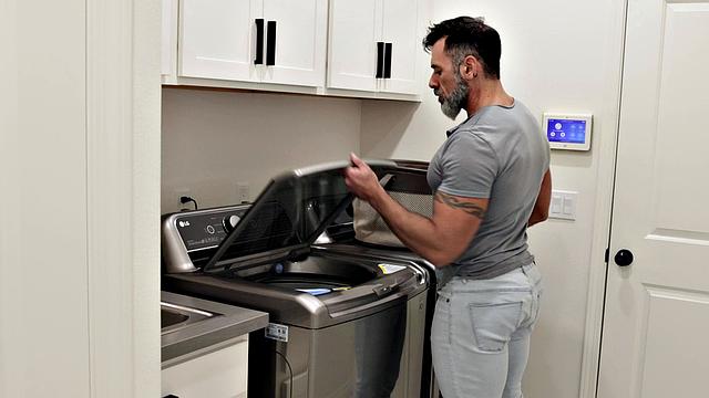 Quit Jerkin' - I'm Right Here!