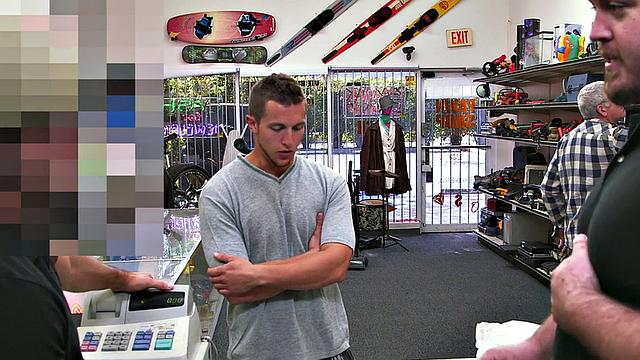 Office gay enjoys sucking dick while jerking off