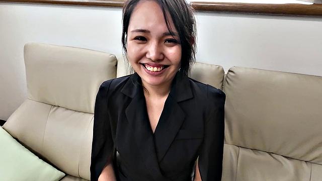 Introducing Hina Chinen: Juicy Yoga Instructor