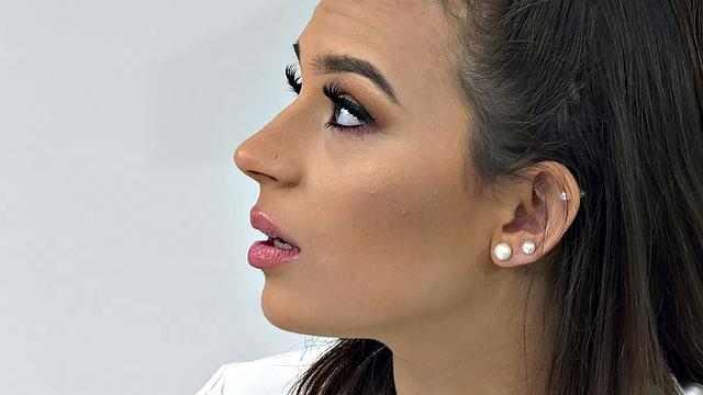 Latina Spinner Aria Valencia Proves She Can Handle Danny Mountain While Riding Hardcore