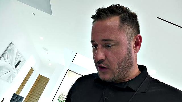 Latina Spinner Aria Valencia Proves She Can Handle Danny Mountain While Riding Hardcore