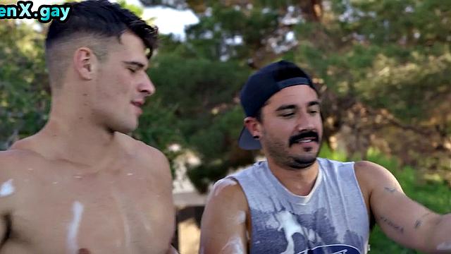 Cockriding gay penetrated by in tight anal hole