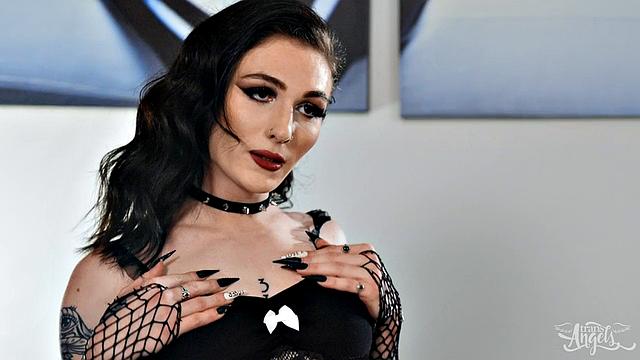 Goth Girl Loves Taking Anal