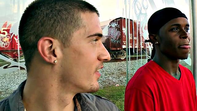 Black bottom pulled and fucked outdoors by white top