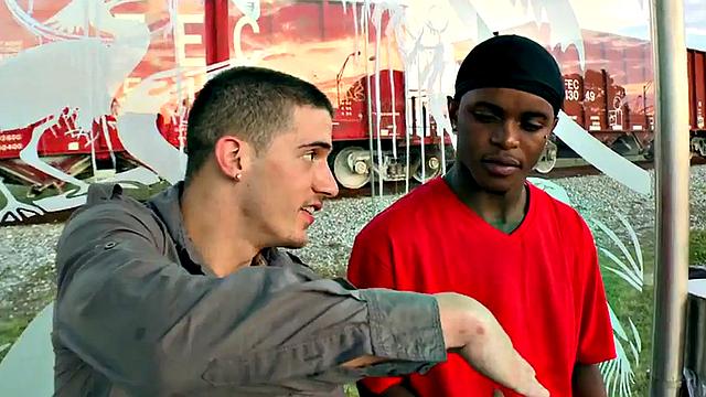 Black bottom pulled and fucked outdoors by white top