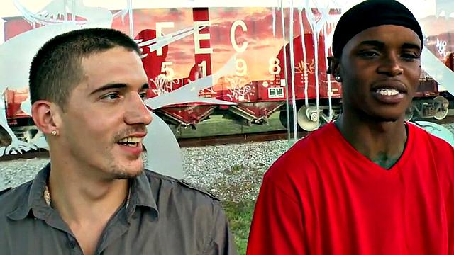 Black bottom pulled and fucked outdoors by white top