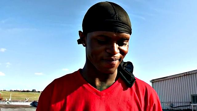 Black bottom pulled and fucked outdoors by white top