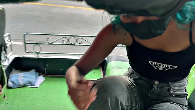 тайская леди-бой дикая минетчица на свежем воздухе