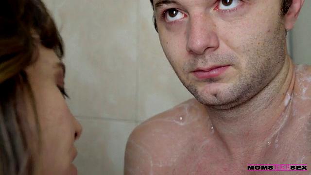 All You Need Is Mom - S11:E9