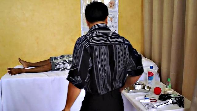 Asian medic sucks twink before anal exam