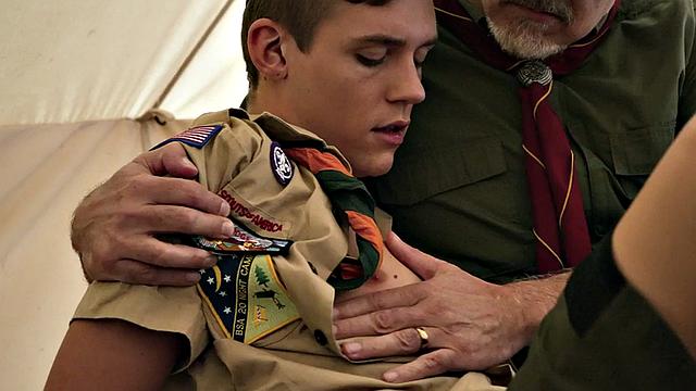 Gaydaddy scout bareback bangs twinks ass outdoor