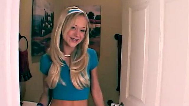 Lil lexy fingers her wet pussy