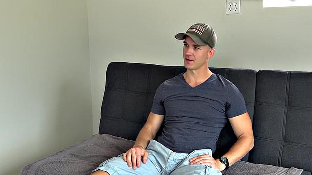 Auditioning muscular amateur jerking dick on a couch