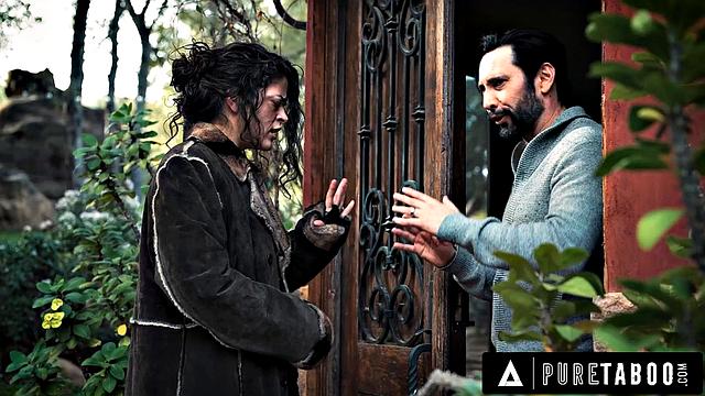 Victoria Voxxx раздвигает ноги женатому ради шикарной жизни, жадно сосёт и ебётся за крышу над головой