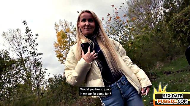 Blonde cockriding stranger