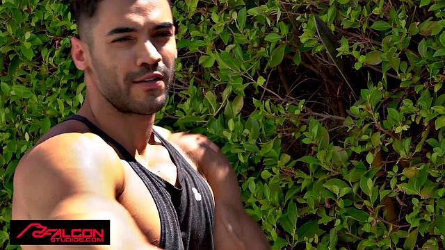 FalconStudios - Devin Franco Gets Dick Sucked & Ass Fucked By His Hunk Gardner