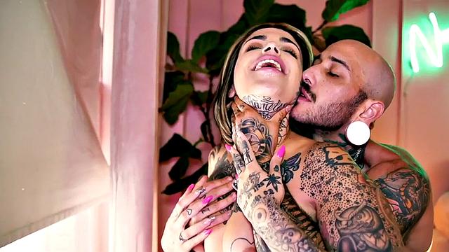 TS guy with strapon fucks babe after getting licked