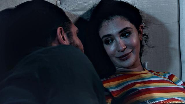 Последний жаркий трах Джейн и профессора перед расставанием, оба кончают мощно и жадно прощаются телами.