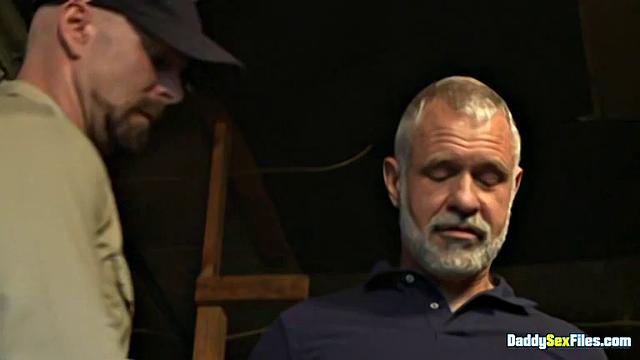 Маленький городской коп не такой невинный - Аллен Сильвер и Митч Вон