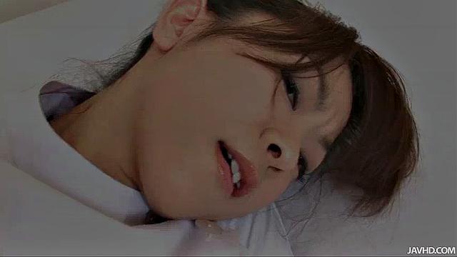 ミニスカナースの過激なオナニー