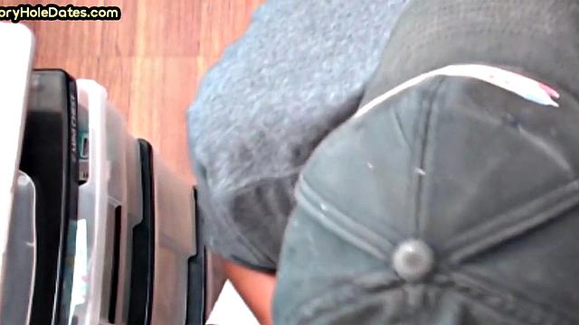 Cocksucking gloryhole DILF fucked at home in closeup