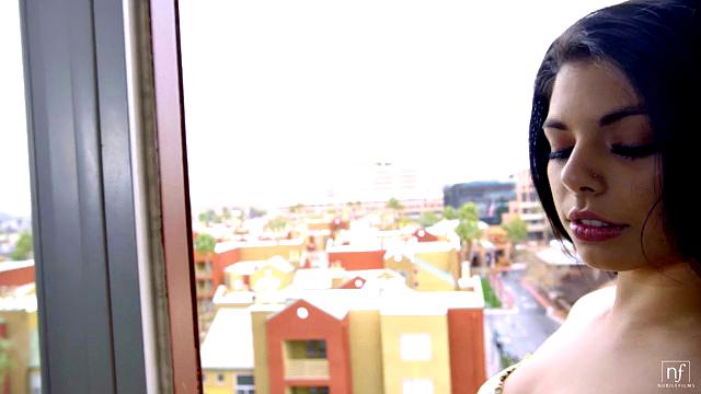 Горячая латина Джина Валентина и рыжуля Эмбер Стоун устроили 69 - трусы явно не выдержали