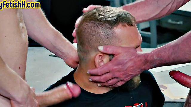 Greedy fisting addict inspected in 3some by gaydaddies