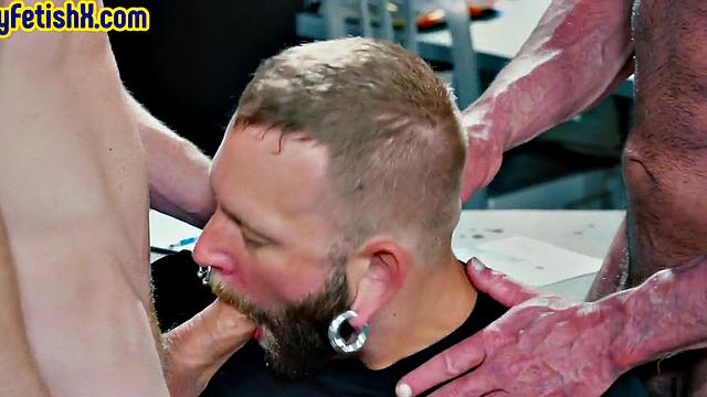 Greedy fisting addict inspected in 3some by gaydaddies