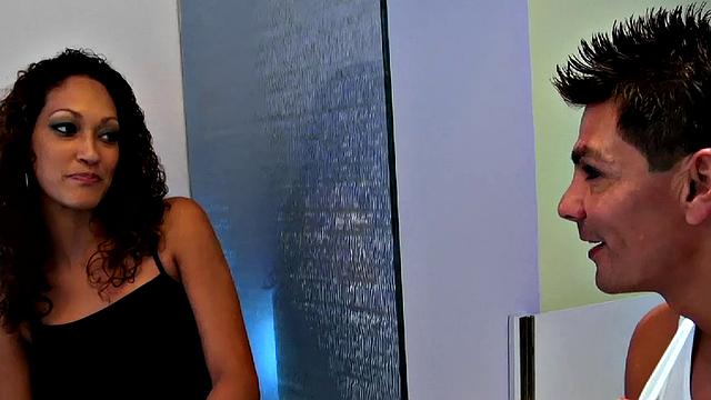 Tianas Tates in high heels enjoys a steamy outdoor fuck session with a reverse cowgirl twist