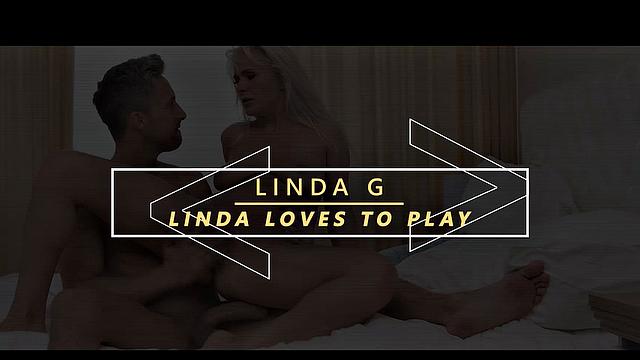 Смотри, как Линда Джи кайфует от двойного проникновения с игрушками