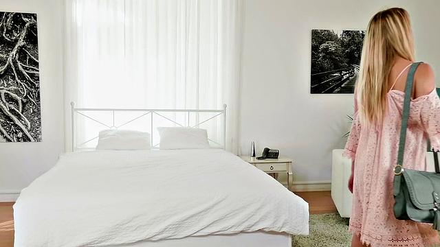 Blonde college cutie trimmed pussy gets pounded in doggystyle in the bedroom