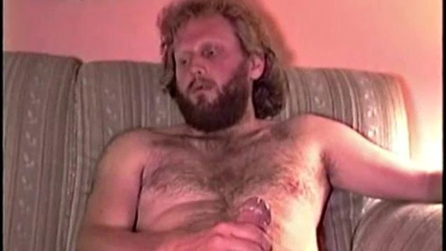 Tom strips down and gets fucked by a working man