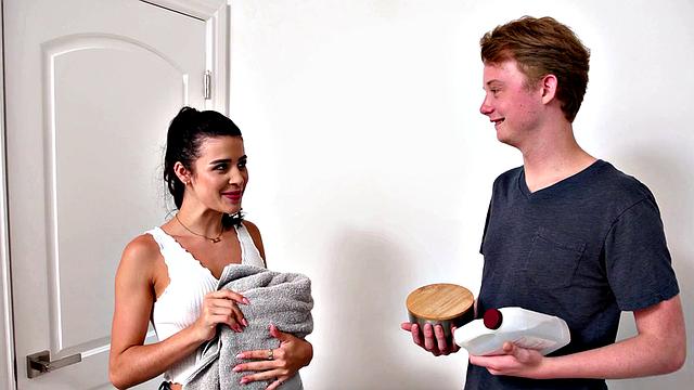 NURU MASSAGE - Naughty Kylie Rocket Does Something Special For Boyfriend