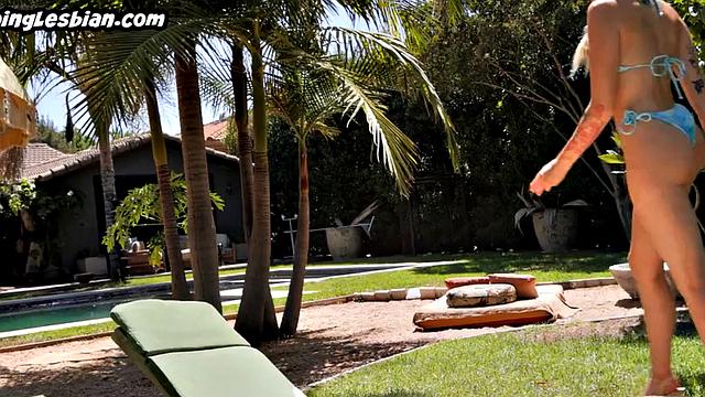 Big-titted lesbian bae facesitting her GF before fingering