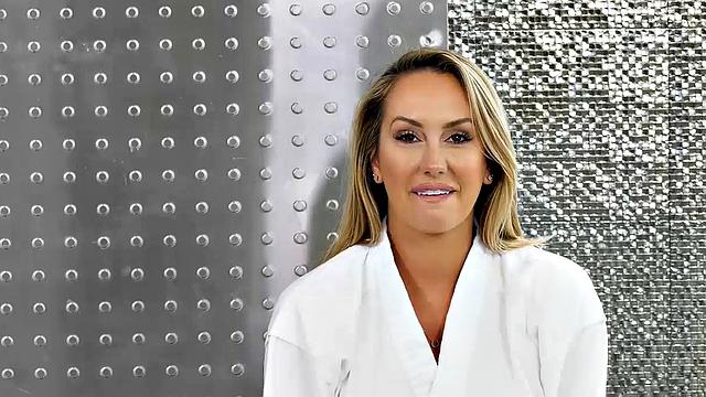 Бретт Росси нашла настоящий хуй в додзё, а не на скучном мужике