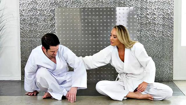 Brett Rossi Prefers Karate over Husband