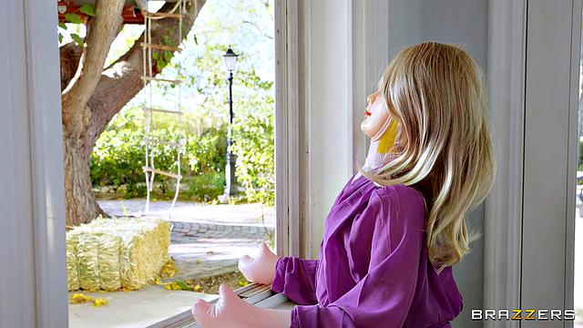 Sneaky Mysterious GILF Fucks Boyfriend