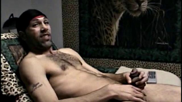 Straight Enrique Wants Head