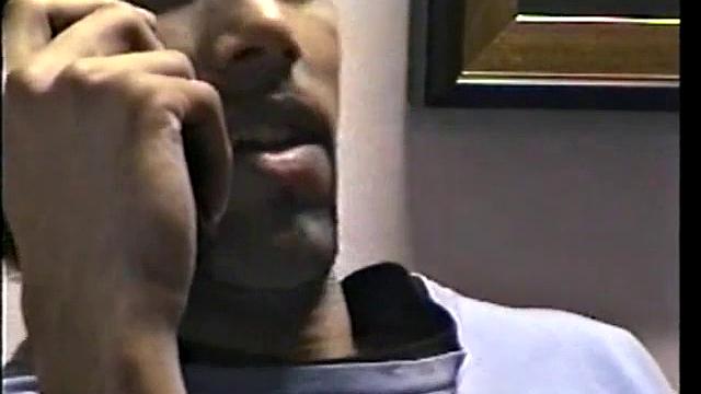 Энрике глубоко трахает зрелую, сперма на лице и волосах