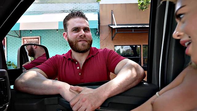 Tricked stud bareback fucks deepthroating guy in van