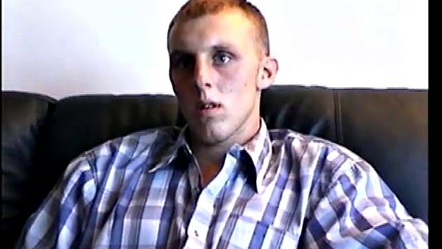 Дейви решил попробовать минет от мужика - и что-то пошло не так и так и задумано было, ага, гей-соло в действии!