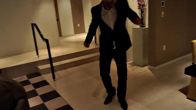 кэлли мэдисон устраивает приват стриптиз у окна в лас-вегасе