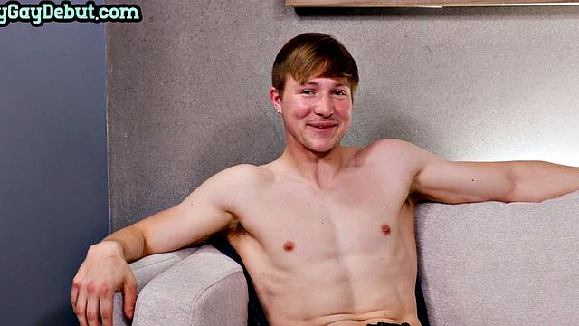 Amateur debut stud jerks hard after casting