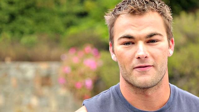 Hunky amateur stroking his dick in the gym for a cumshot