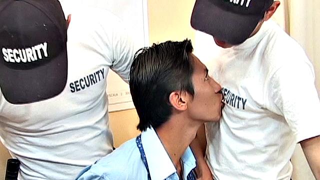 Once Trend and Damian finish installing a security system they report to Eduardo that the job is finished. Eduardo prefers some of the real thing.