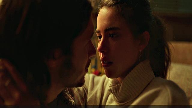 Brunette bombshell Margaret Qualley enjoys outdoor kissing and topless sex in smiley indoor video